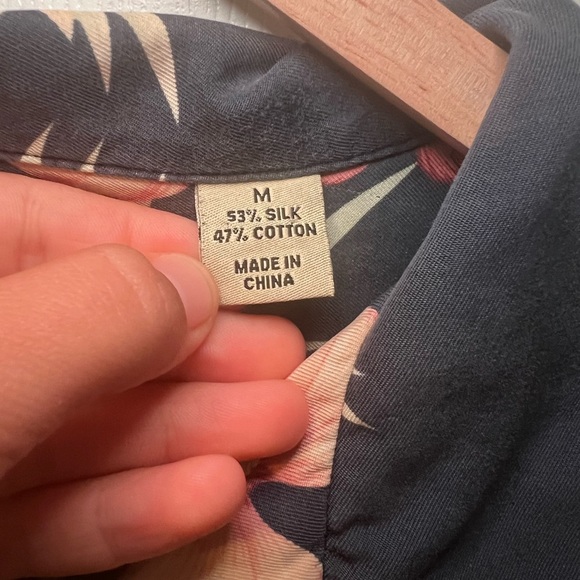 Floral Black Hawaiian Silk Blend Shirt Men’s Medium - Picture 3 of 5